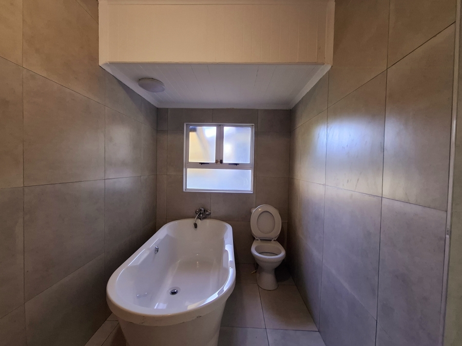 To Let 3 Bedroom Property for Rent in Manors KwaZulu-Natal