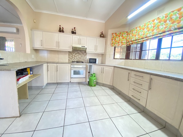 5 Bedroom Property for Sale in Meer En See KwaZulu-Natal