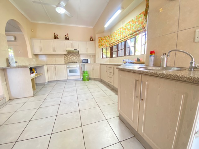 5 Bedroom Property for Sale in Meer En See KwaZulu-Natal