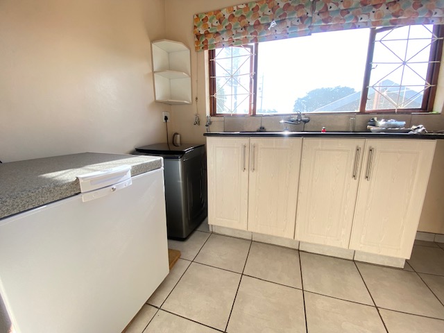5 Bedroom Property for Sale in Meer En See KwaZulu-Natal