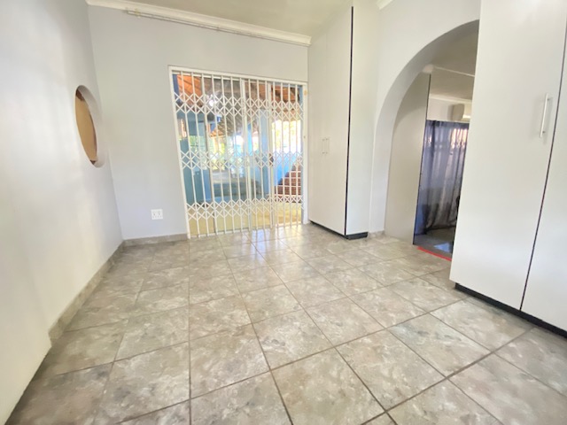 5 Bedroom Property for Sale in Meer En See KwaZulu-Natal