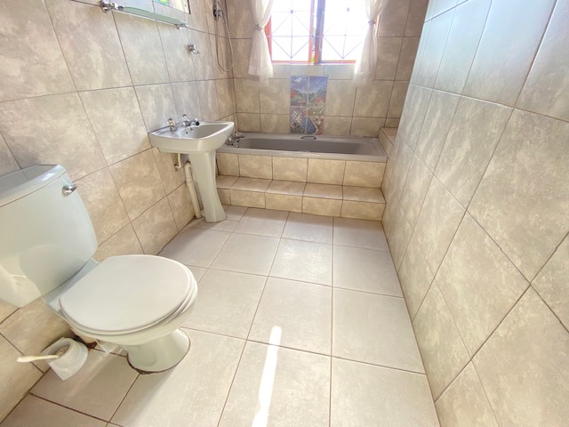 5 Bedroom Property for Sale in Meer En See KwaZulu-Natal