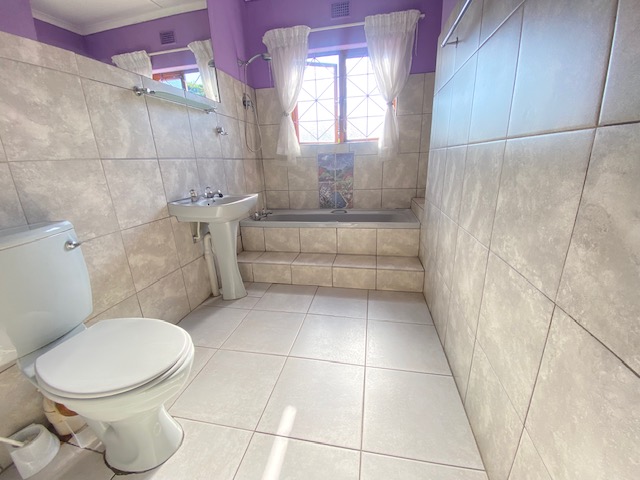 5 Bedroom Property for Sale in Meer En See KwaZulu-Natal