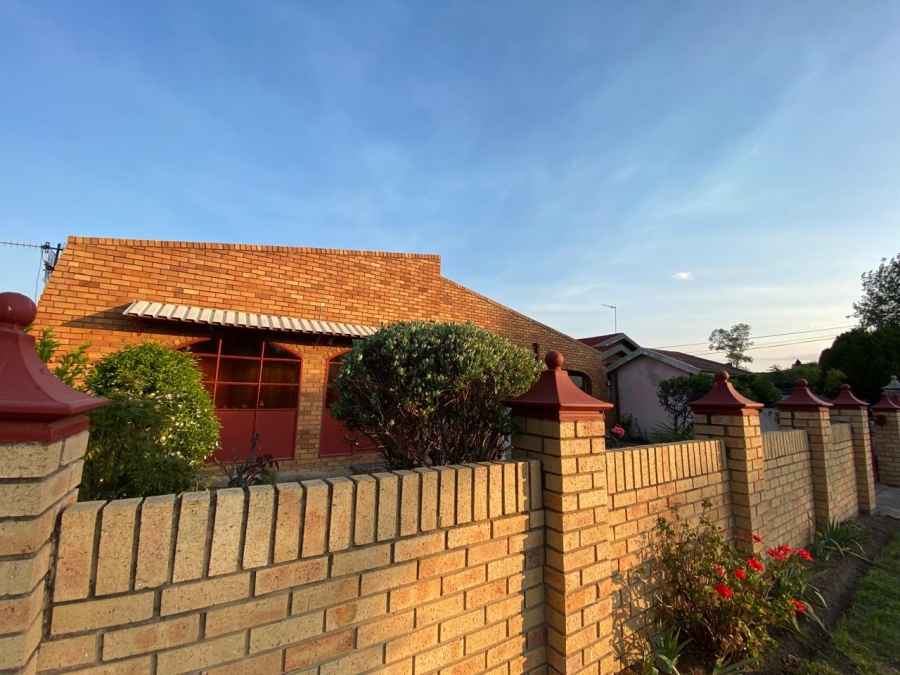 3 Bedroom Property for Sale in Lennoxton KwaZulu-Natal