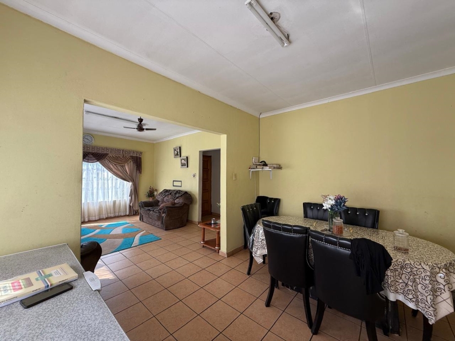 6 Bedroom Property for Sale in Lennoxton KwaZulu-Natal