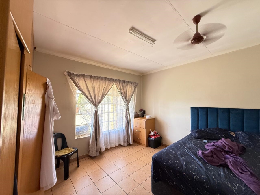 6 Bedroom Property for Sale in Lennoxton KwaZulu-Natal