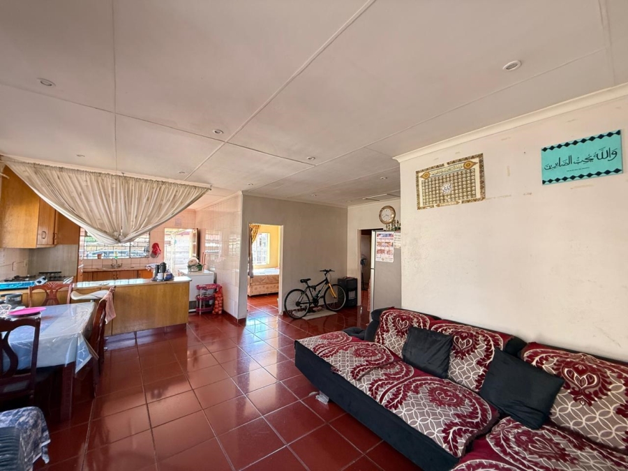 6 Bedroom Property for Sale in Lennoxton KwaZulu-Natal