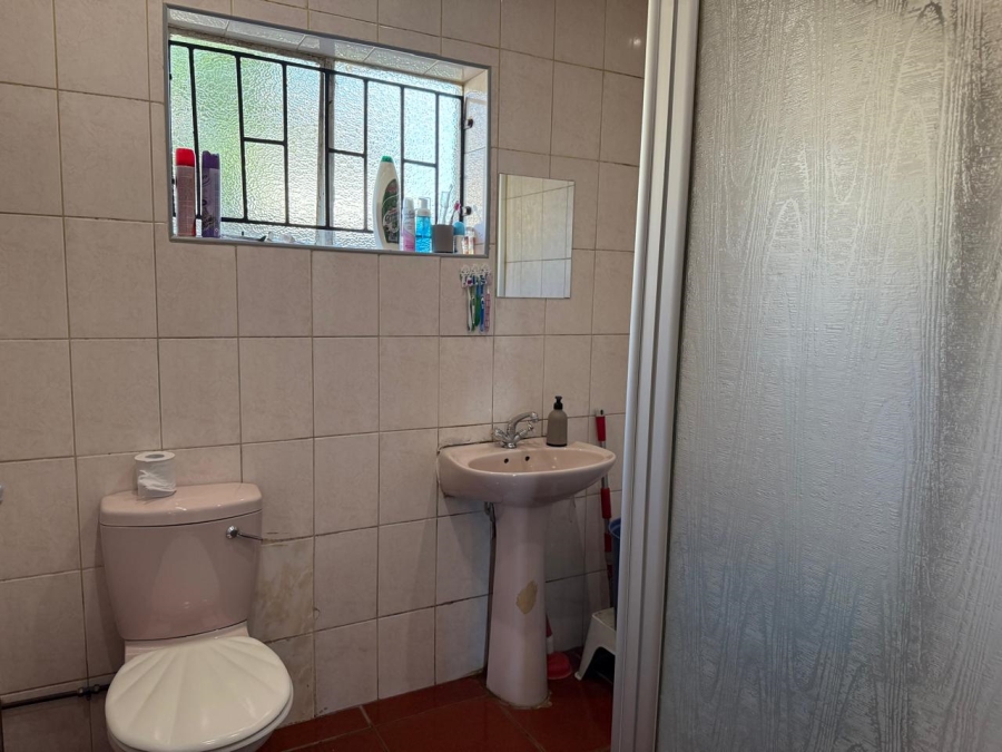 6 Bedroom Property for Sale in Lennoxton KwaZulu-Natal