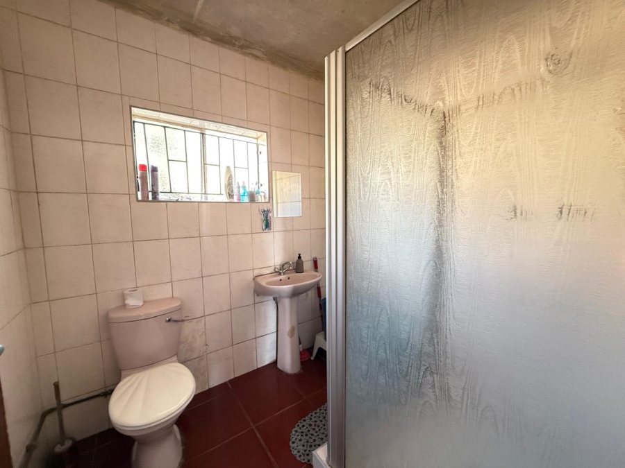 6 Bedroom Property for Sale in Lennoxton KwaZulu-Natal
