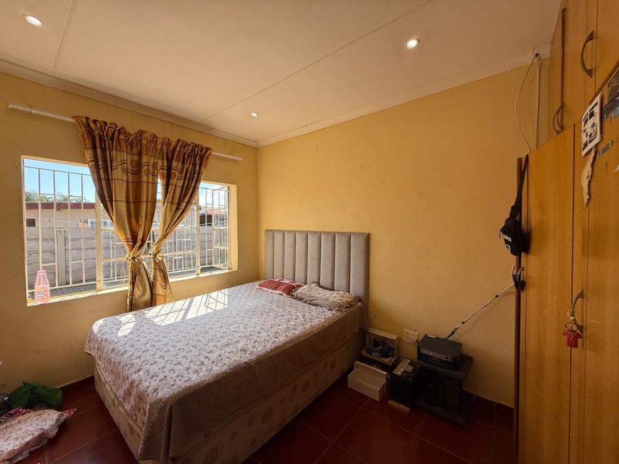 6 Bedroom Property for Sale in Lennoxton KwaZulu-Natal