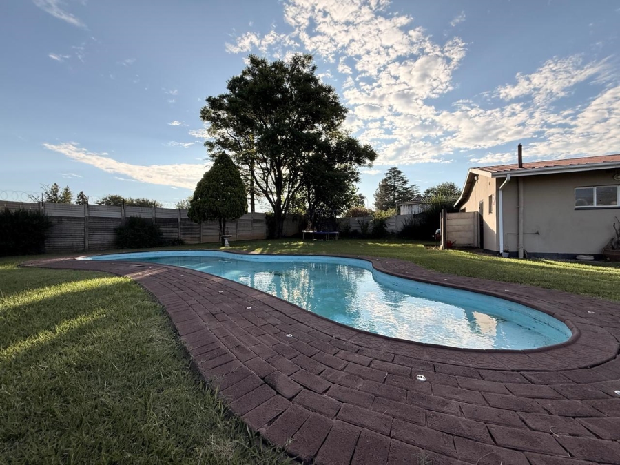 4 Bedroom Property for Sale in Huttenheights KwaZulu-Natal