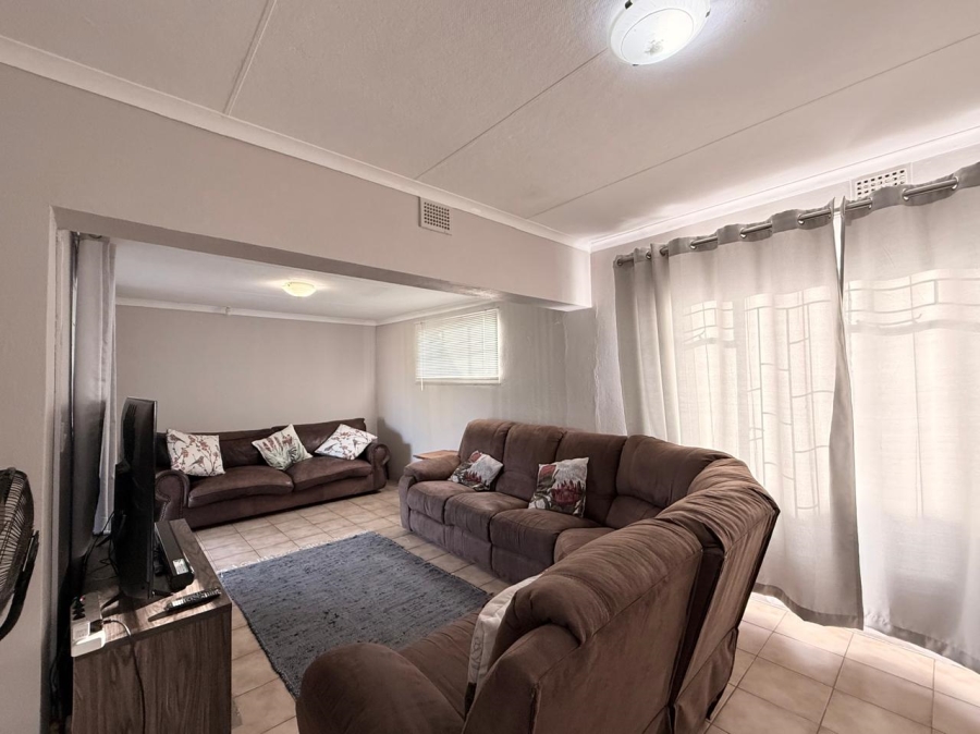 4 Bedroom Property for Sale in Huttenheights KwaZulu-Natal