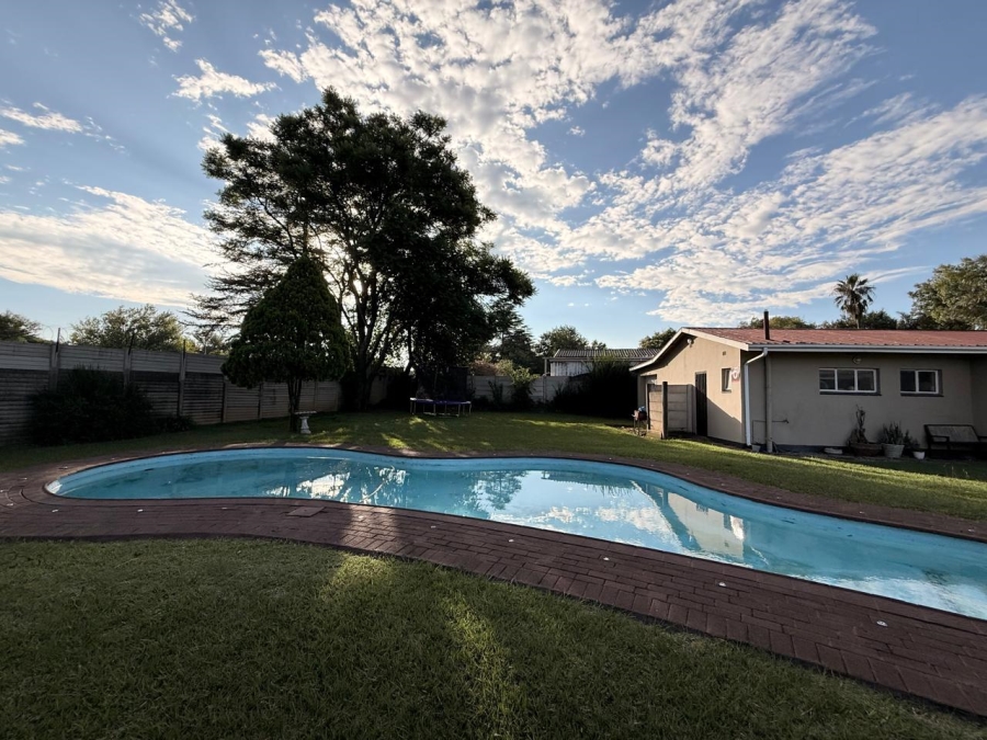 4 Bedroom Property for Sale in Huttenheights KwaZulu-Natal