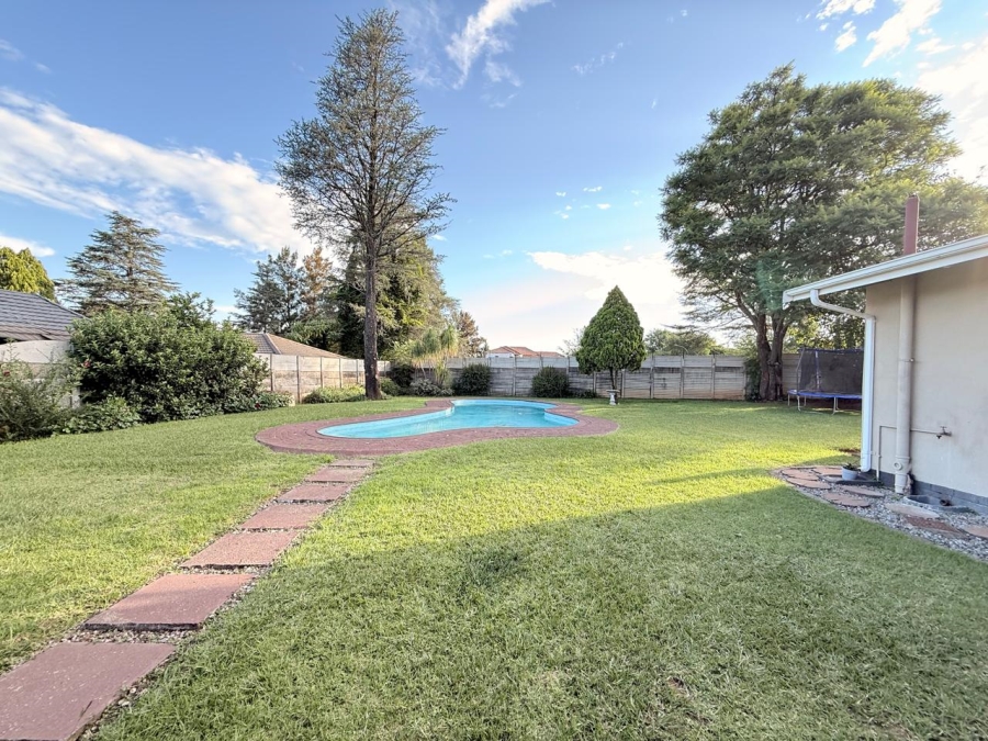 4 Bedroom Property for Sale in Huttenheights KwaZulu-Natal