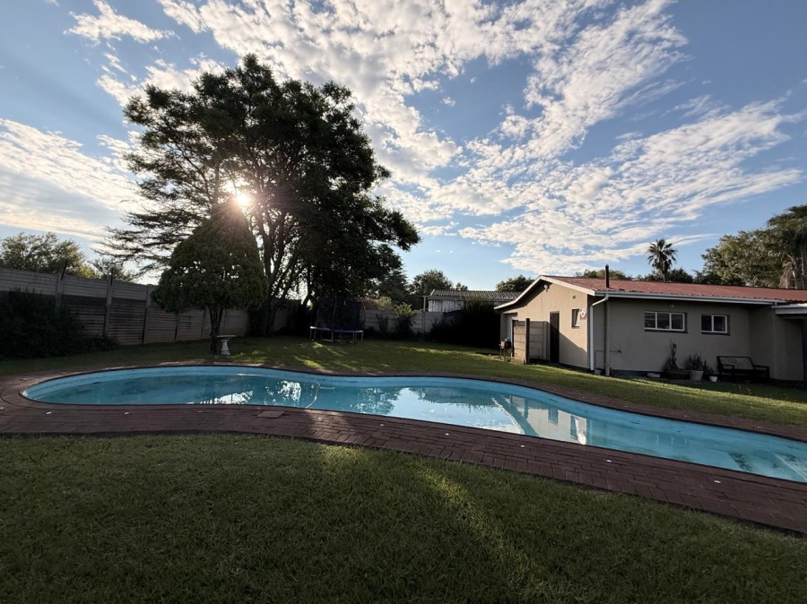 4 Bedroom Property for Sale in Huttenheights KwaZulu-Natal