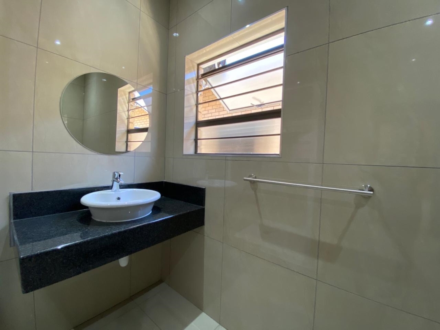 To Let 3 Bedroom Property for Rent in Aviary Hill KwaZulu-Natal