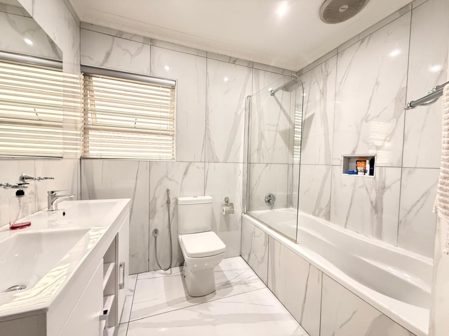 3 Bedroom Property for Sale in Aviary Hill KwaZulu-Natal