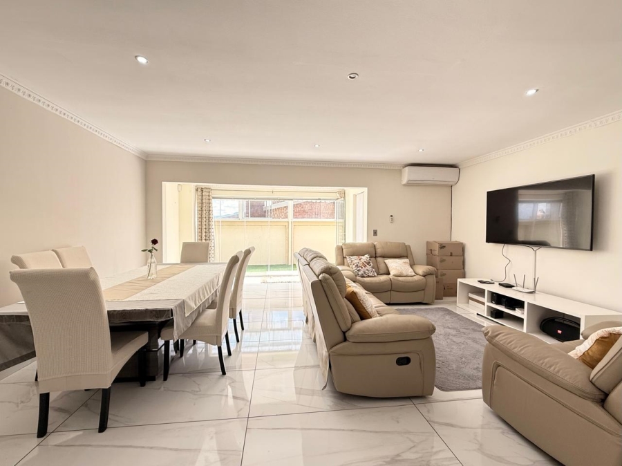 3 Bedroom Property for Sale in Aviary Hill KwaZulu-Natal
