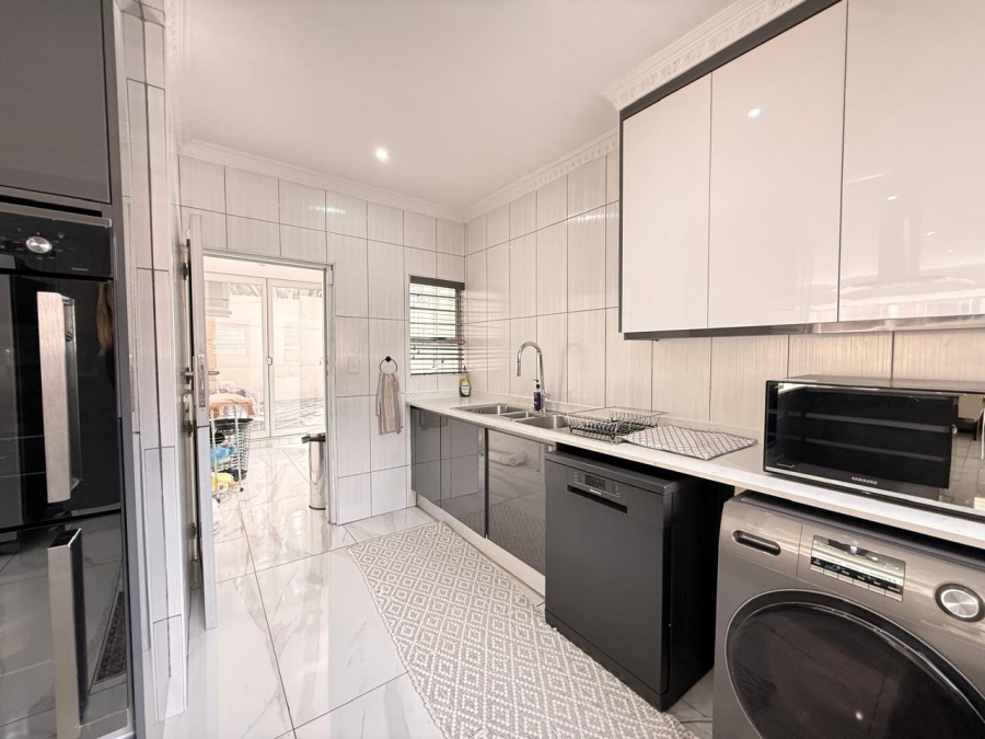3 Bedroom Property for Sale in Aviary Hill KwaZulu-Natal