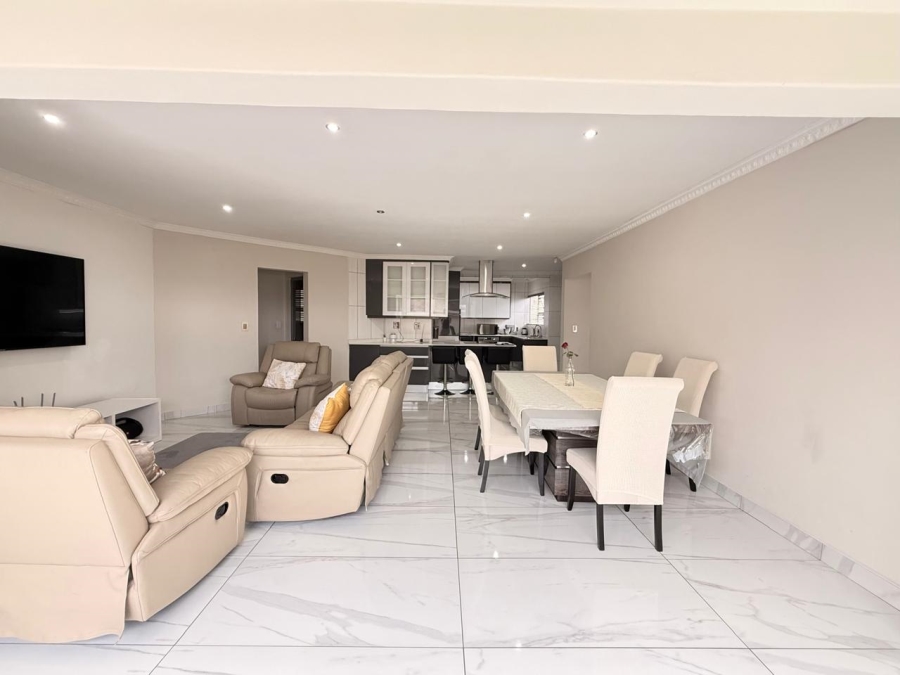3 Bedroom Property for Sale in Aviary Hill KwaZulu-Natal