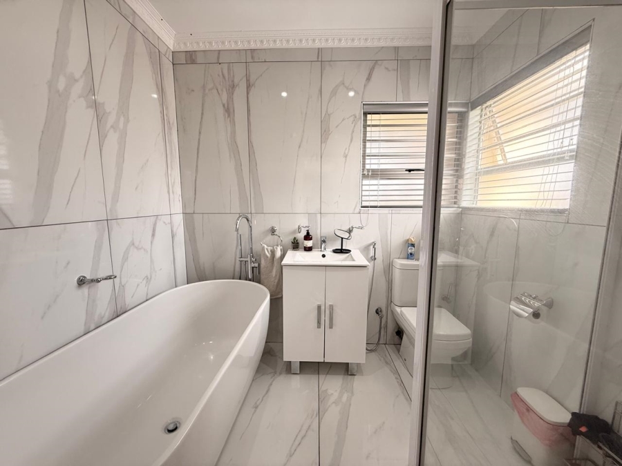 3 Bedroom Property for Sale in Aviary Hill KwaZulu-Natal