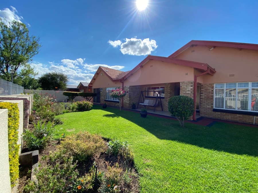 4 Bedroom Property for Sale in Lennoxton KwaZulu-Natal