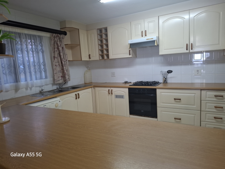 4 Bedroom Property for Sale in Lawrence Rocks KwaZulu-Natal