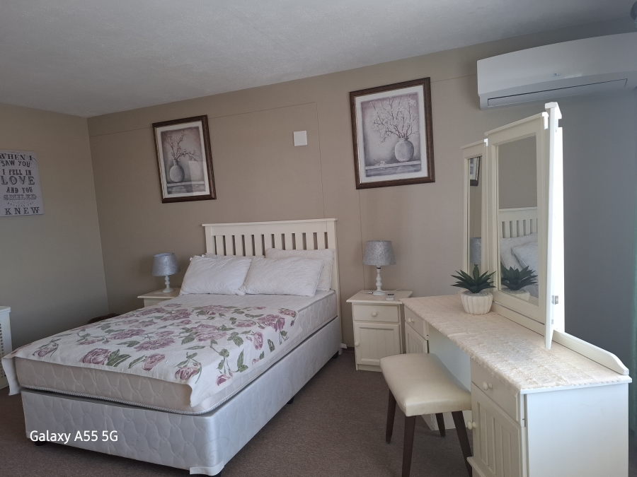 4 Bedroom Property for Sale in Lawrence Rocks KwaZulu-Natal