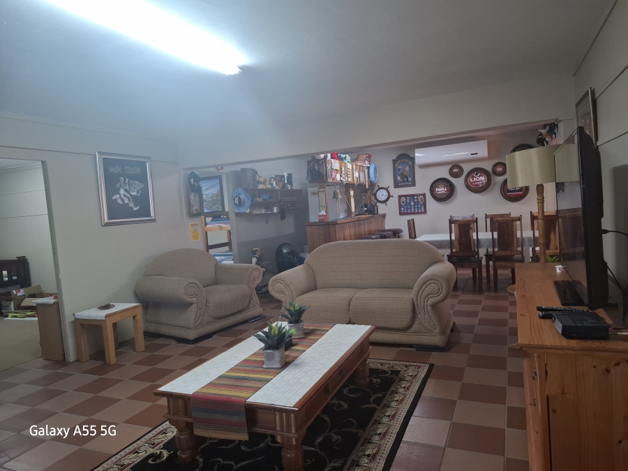 6 Bedroom Property for Sale in Lawrence Rocks KwaZulu-Natal
