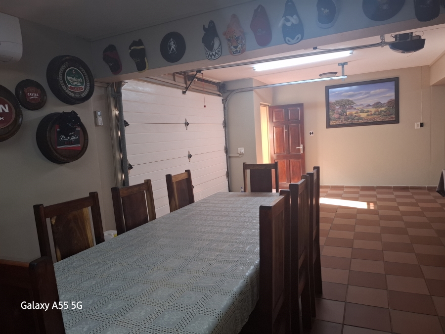 6 Bedroom Property for Sale in Lawrence Rocks KwaZulu-Natal