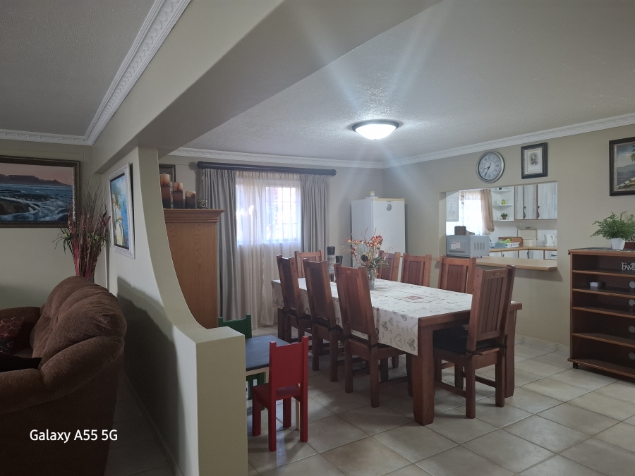 6 Bedroom Property for Sale in Lawrence Rocks KwaZulu-Natal