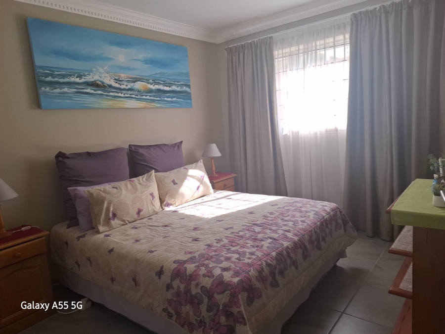 6 Bedroom Property for Sale in Lawrence Rocks KwaZulu-Natal