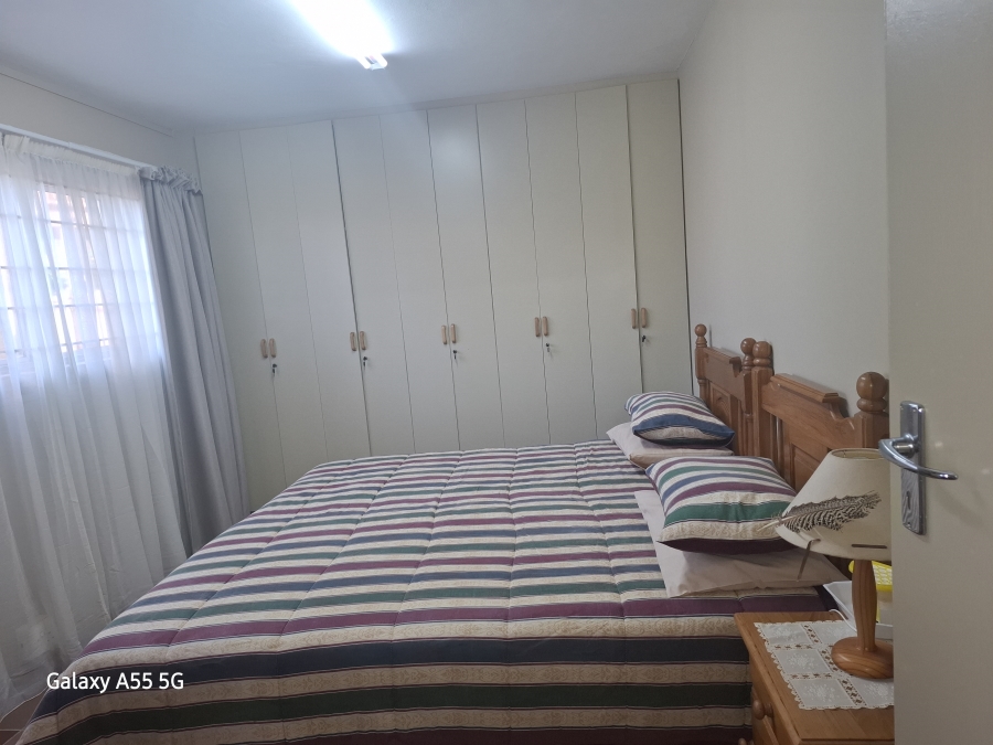6 Bedroom Property for Sale in Lawrence Rocks KwaZulu-Natal