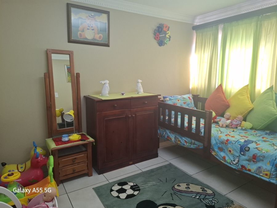 6 Bedroom Property for Sale in Lawrence Rocks KwaZulu-Natal