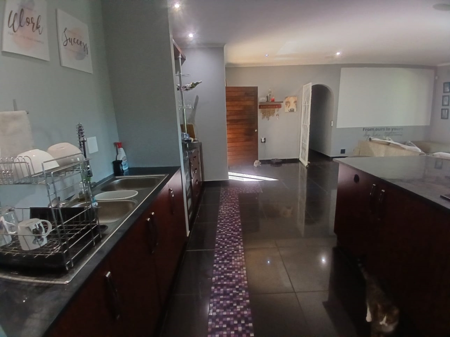 To Let 2 Bedroom Property for Rent in Waterfall KwaZulu-Natal