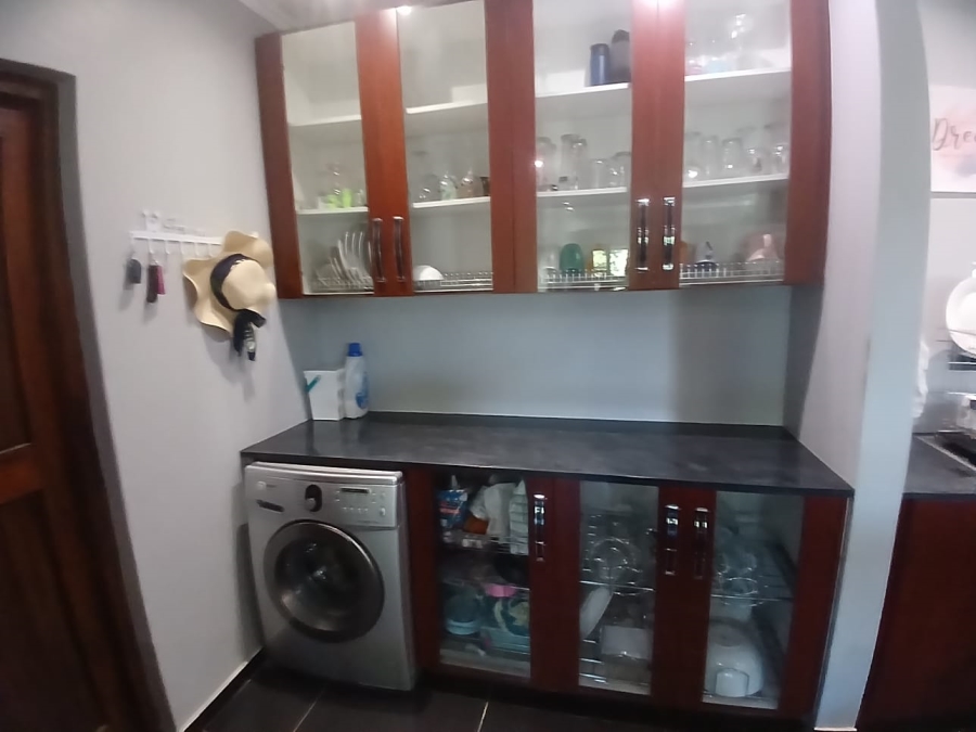 To Let 2 Bedroom Property for Rent in Waterfall KwaZulu-Natal