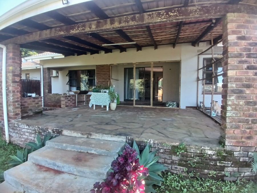 To Let 2 Bedroom Property for Rent in Waterfall KwaZulu-Natal