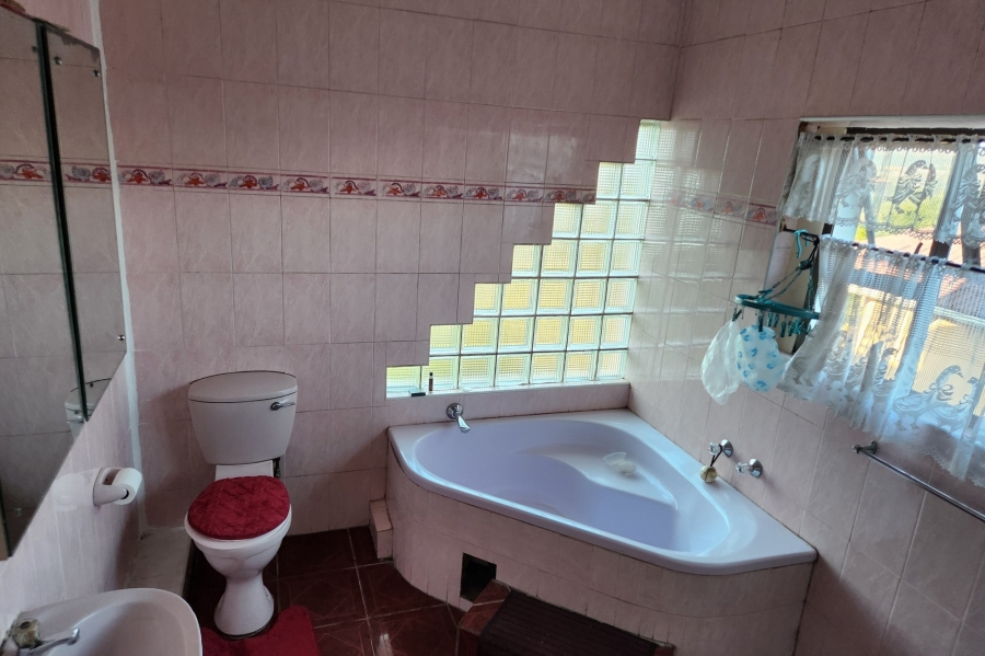 3 Bedroom Property for Sale in Montclair KwaZulu-Natal