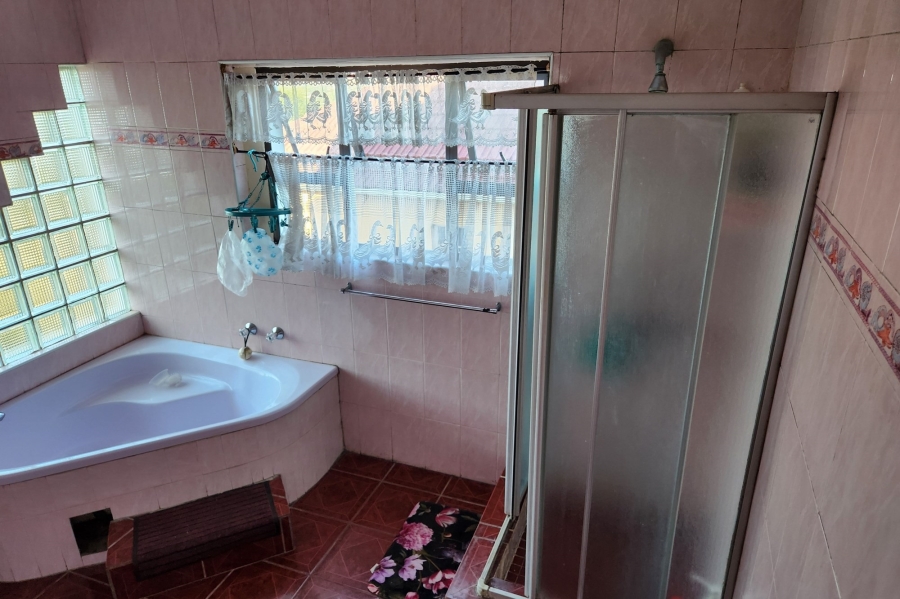 3 Bedroom Property for Sale in Montclair KwaZulu-Natal