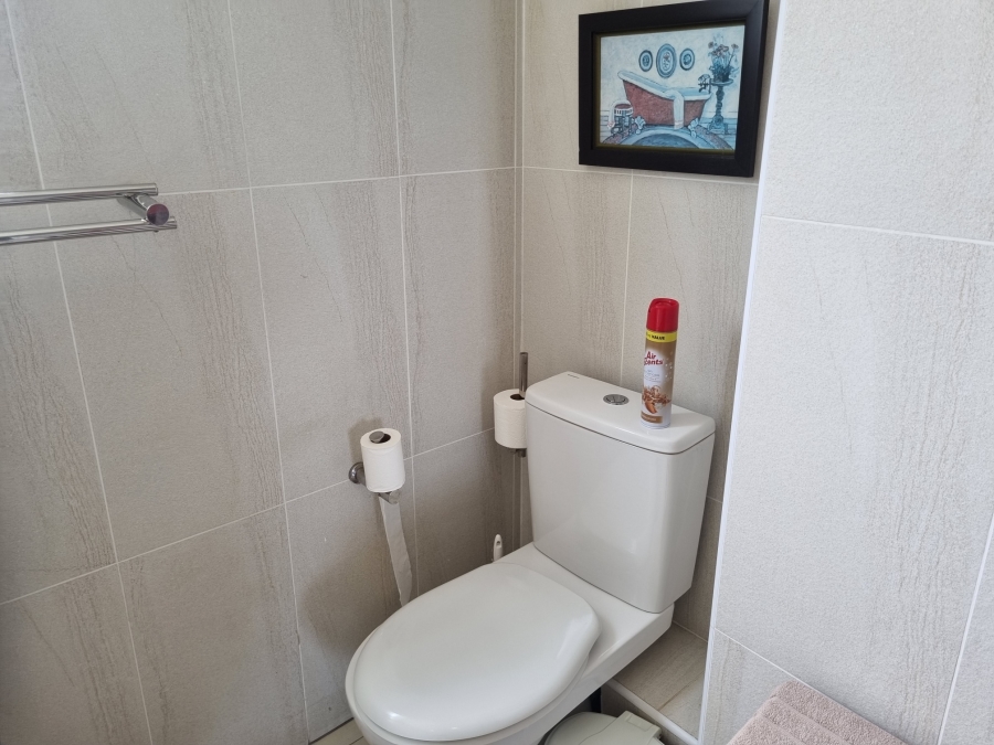 To Let 3 Bedroom Property for Rent in Umhlanga KwaZulu-Natal