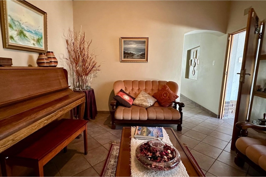 4 Bedroom Property for Sale in Huttenheights KwaZulu-Natal