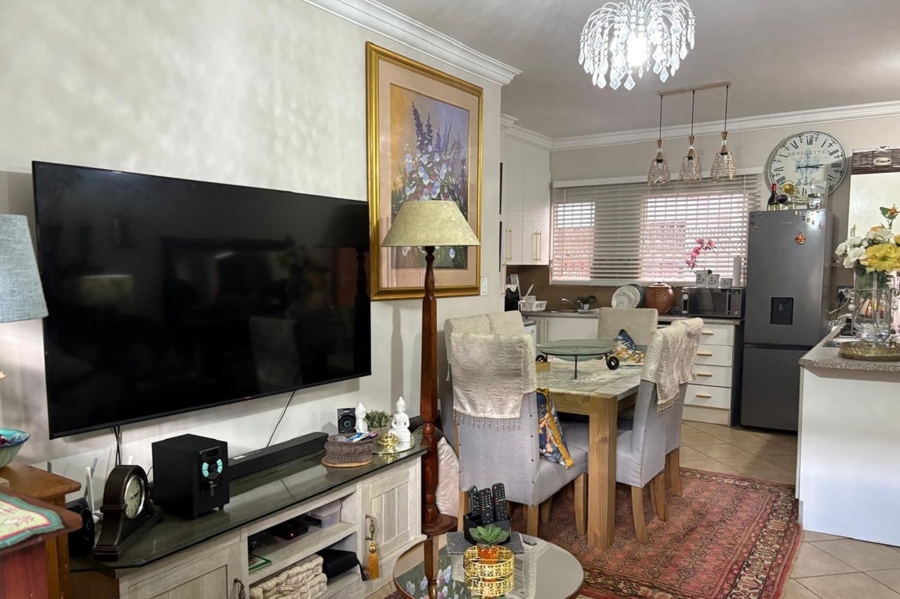 1 Bedroom Property for Sale in Sunnyridge KwaZulu-Natal