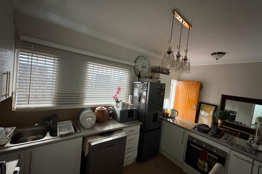 1 Bedroom Property for Sale in Sunnyridge KwaZulu-Natal