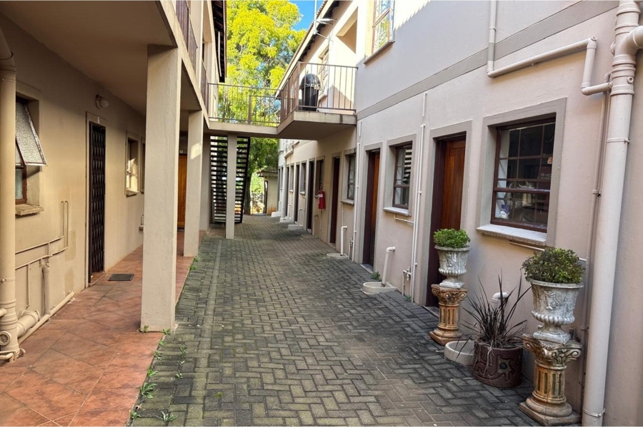 1 Bedroom Property for Sale in Sunnyridge KwaZulu-Natal