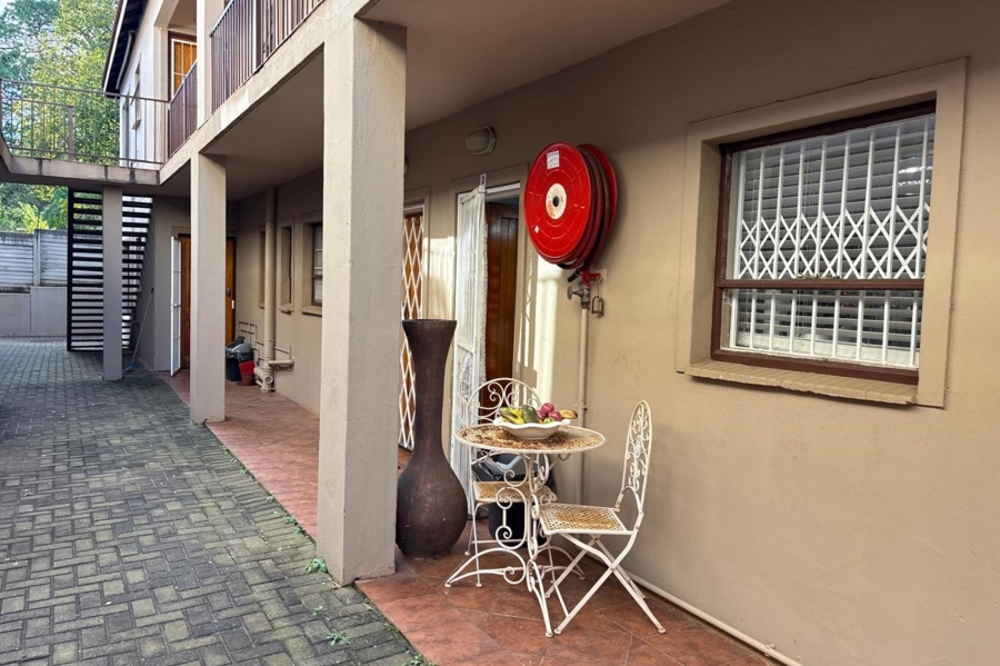 1 Bedroom Property for Sale in Sunnyridge KwaZulu-Natal
