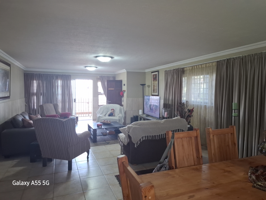 4 Bedroom Property for Sale in Lawrence Rocks KwaZulu-Natal