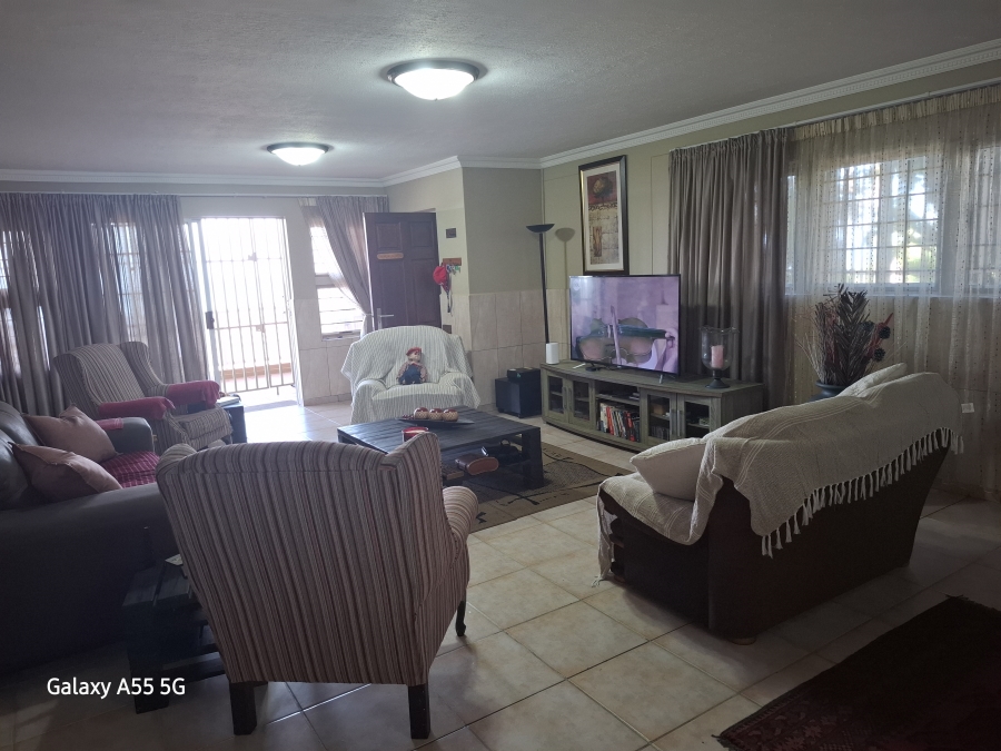 4 Bedroom Property for Sale in Lawrence Rocks KwaZulu-Natal