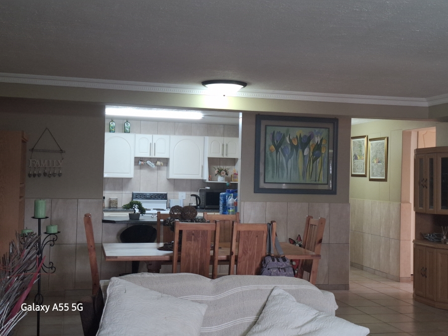 4 Bedroom Property for Sale in Lawrence Rocks KwaZulu-Natal