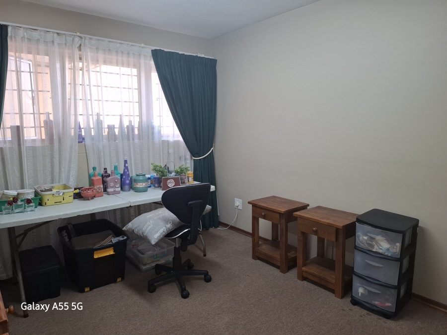 4 Bedroom Property for Sale in Lawrence Rocks KwaZulu-Natal