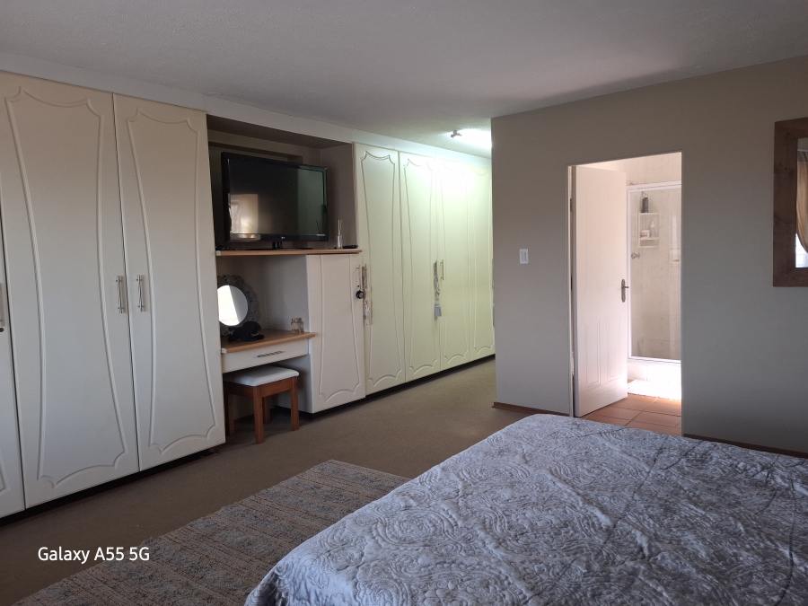 4 Bedroom Property for Sale in Lawrence Rocks KwaZulu-Natal